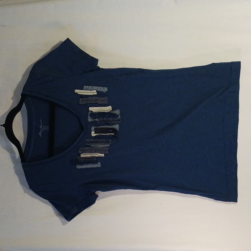 💥Eddie Bauer Sz M, dark blue summer Tee, v neck, 100% Cotton